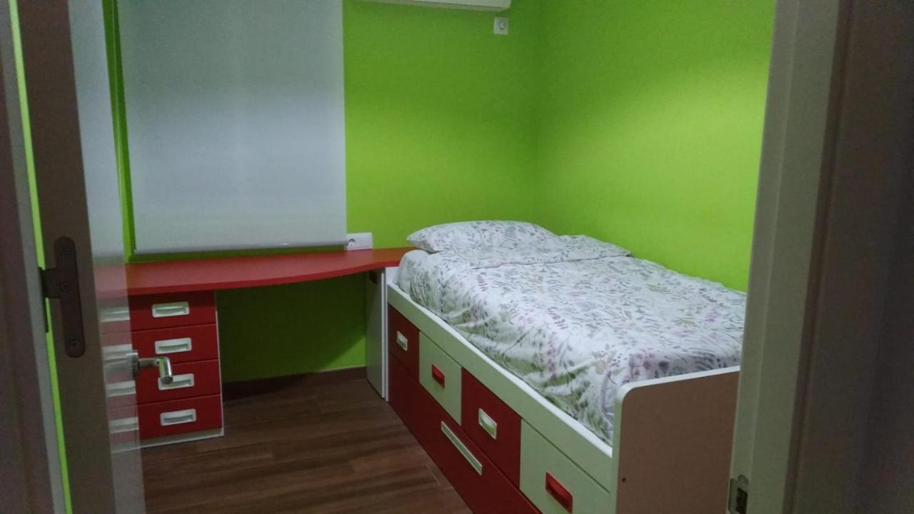 Appartement Apto Reformado à Baena Extérieur photo